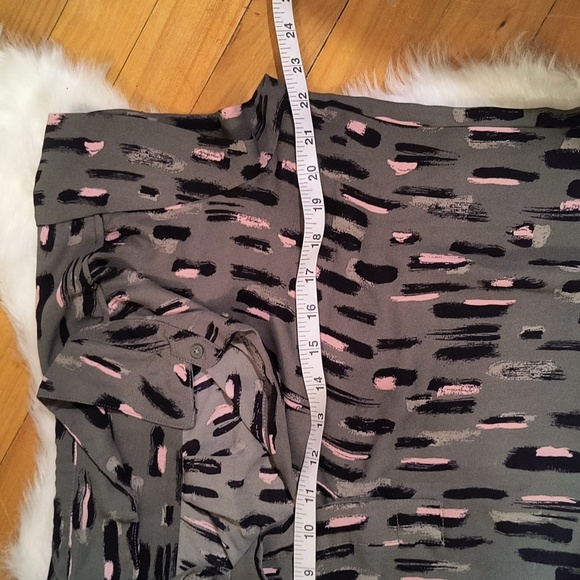 Midi dress. Size large, Green black and light pink. Great Condition - Picture 8 of 9